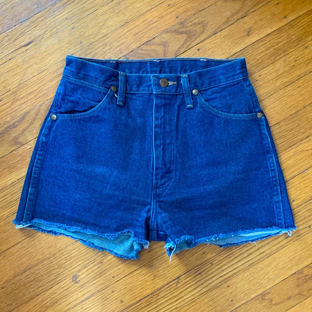 Wrangler Vintage Denim Shorts, Rare High-Waisted, Signature Blue Wash Size 6